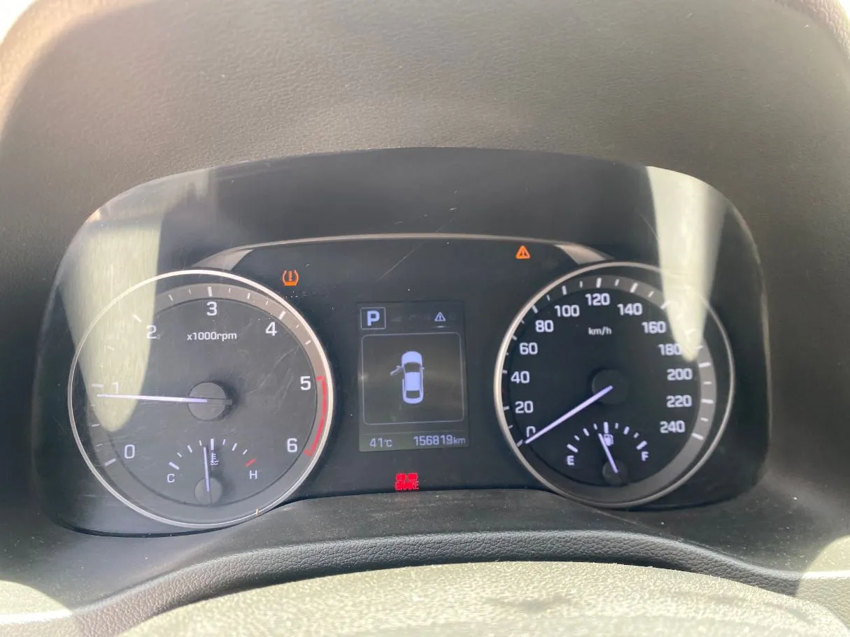 Car image 18