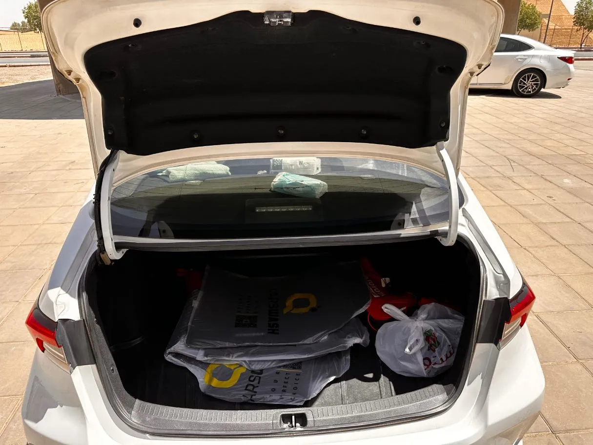 Car image 21
