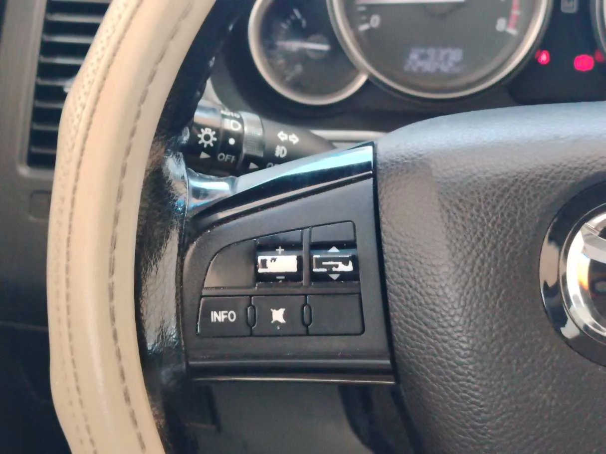 Car image 32