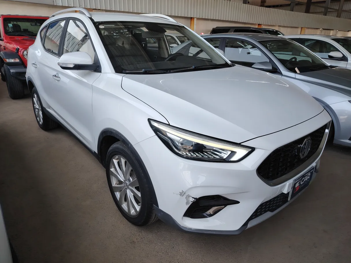 Car image 3