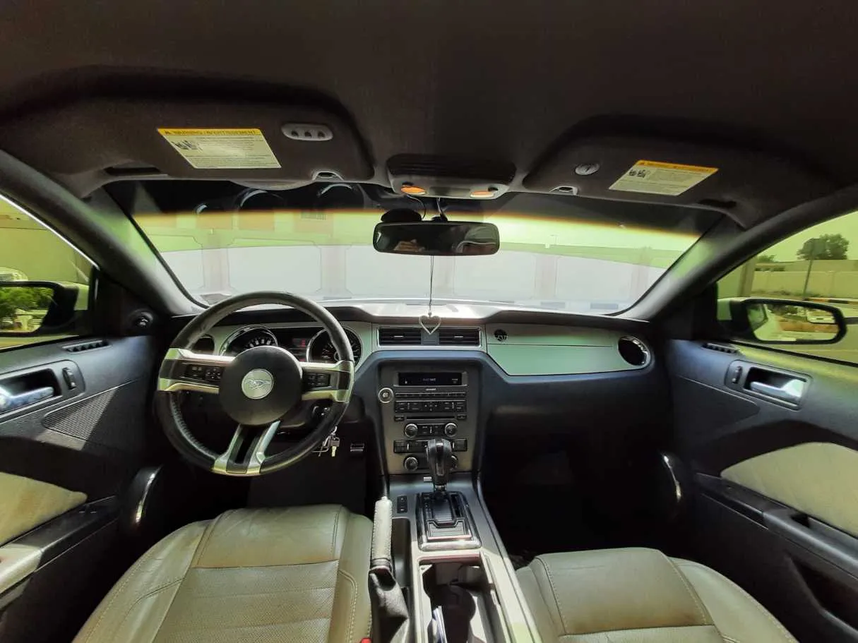 Car image 17