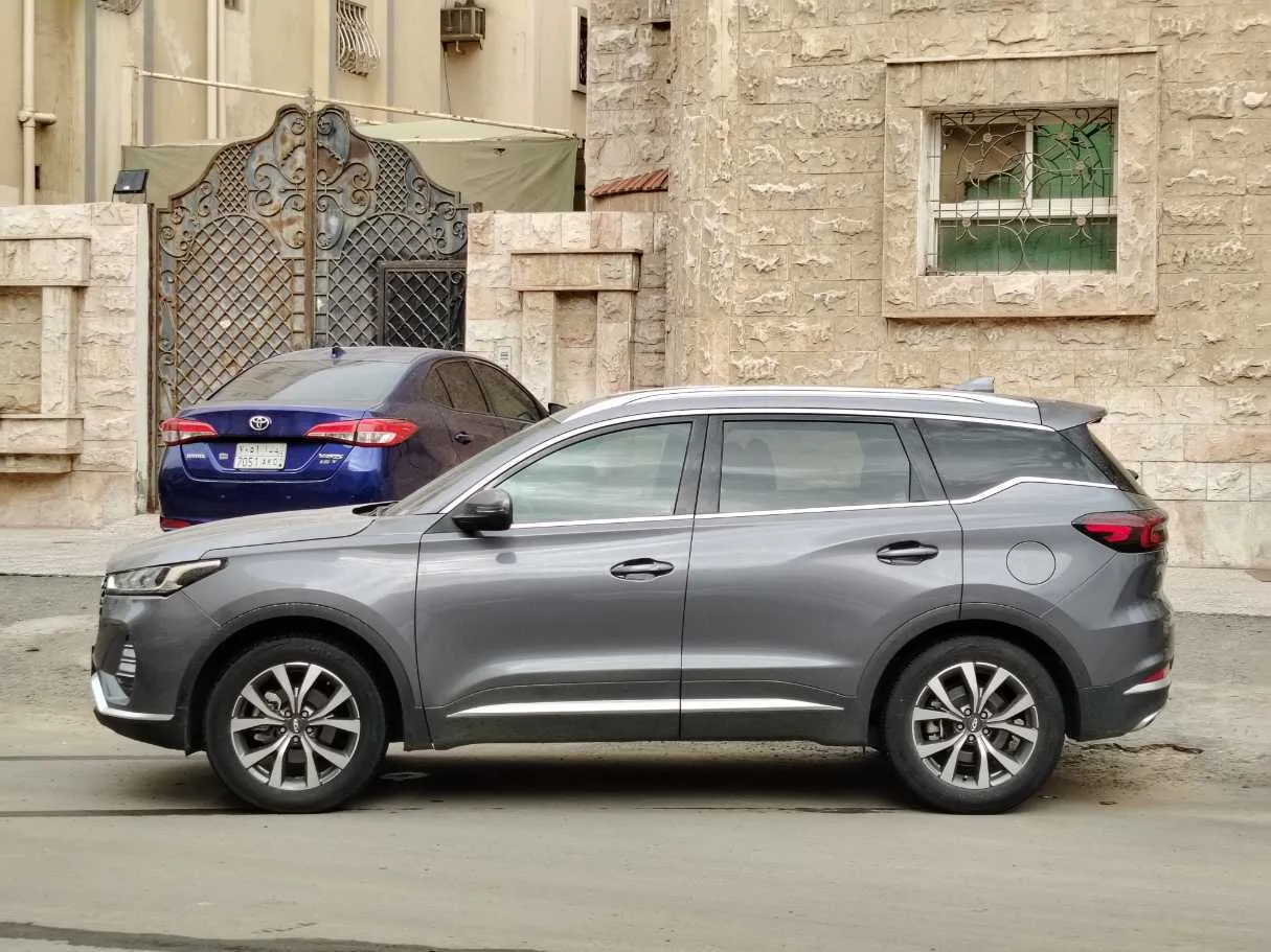 Car image 8