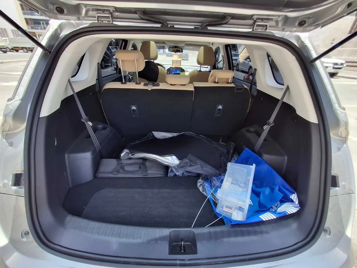 Car image 19