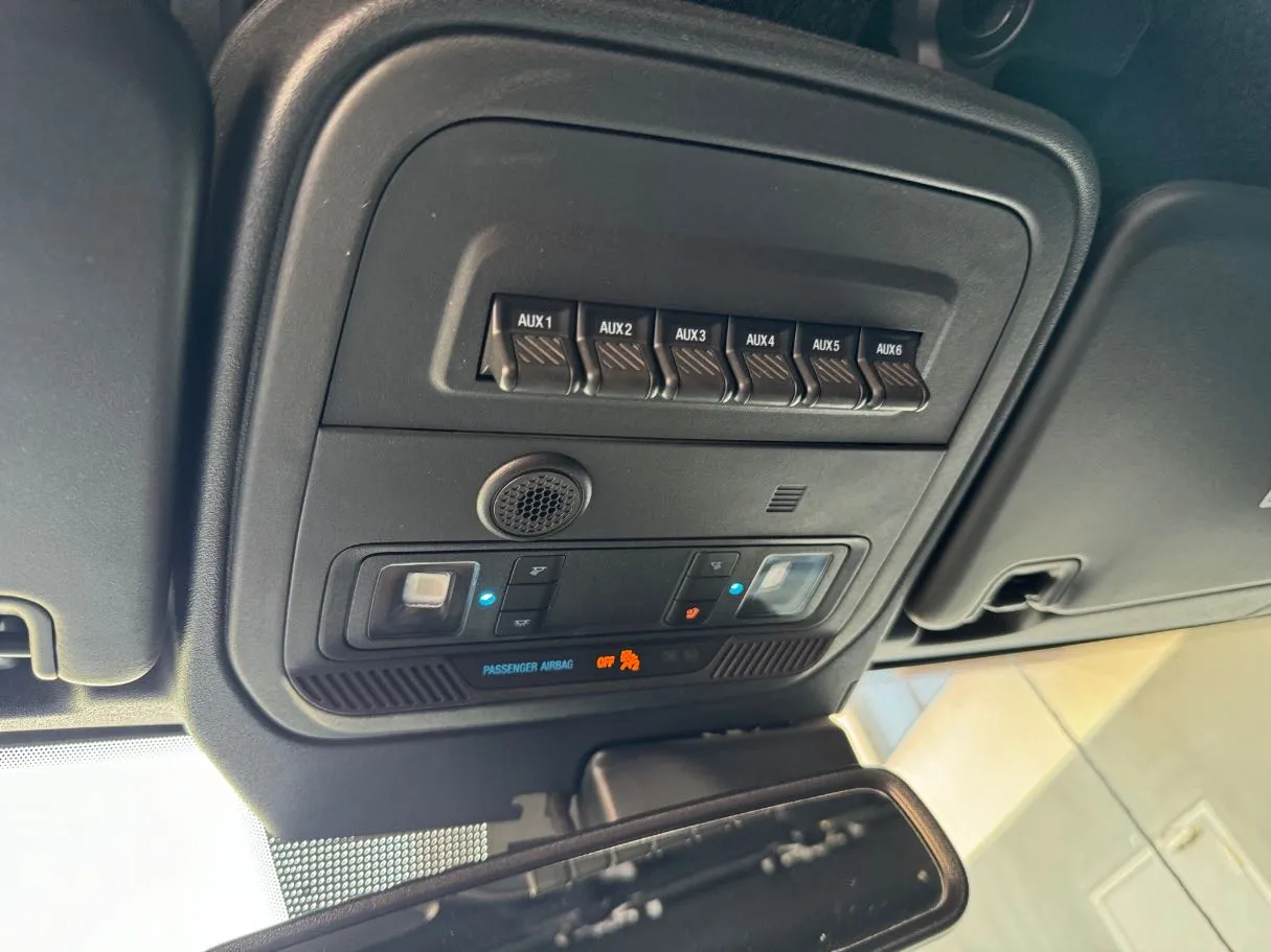 Car image 23