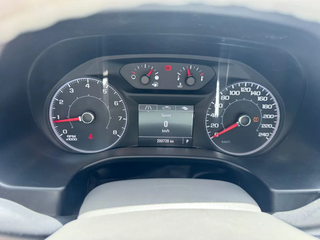 Car image 17