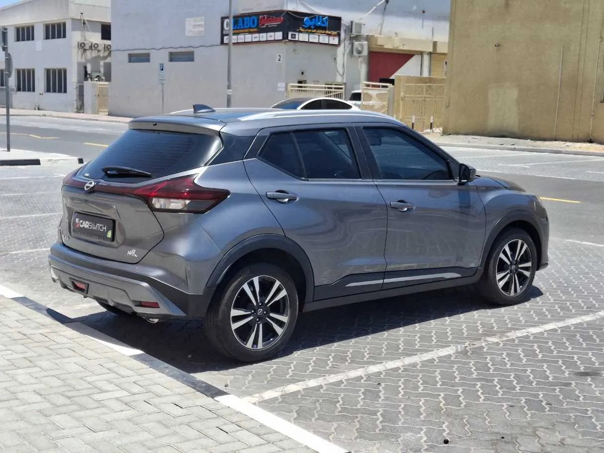 Car image 7