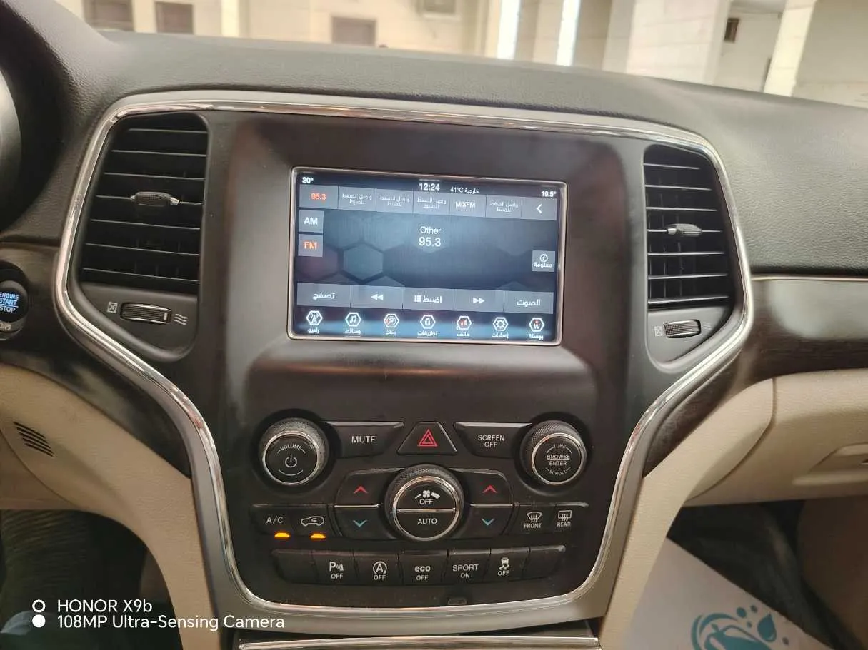 Car image 28