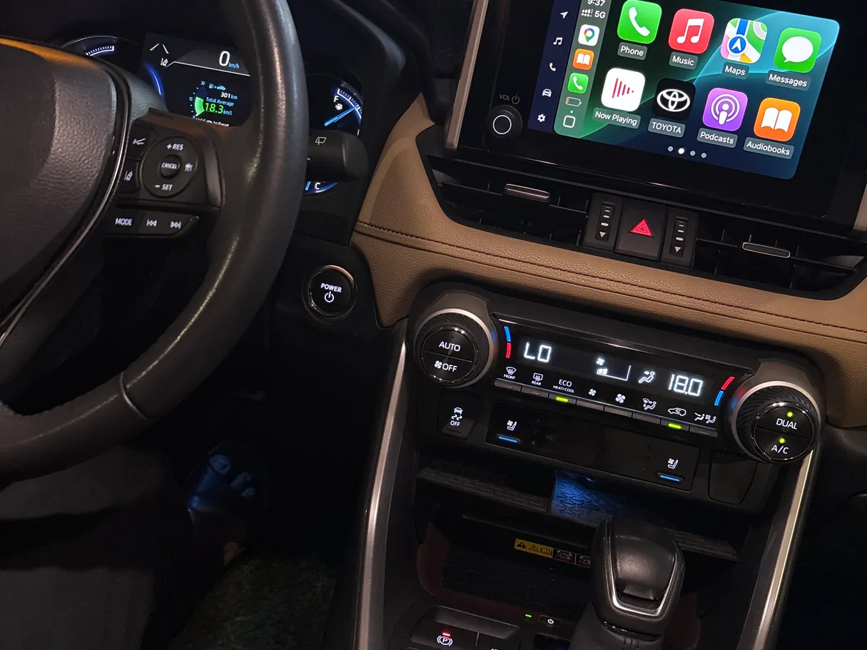 Car image 7