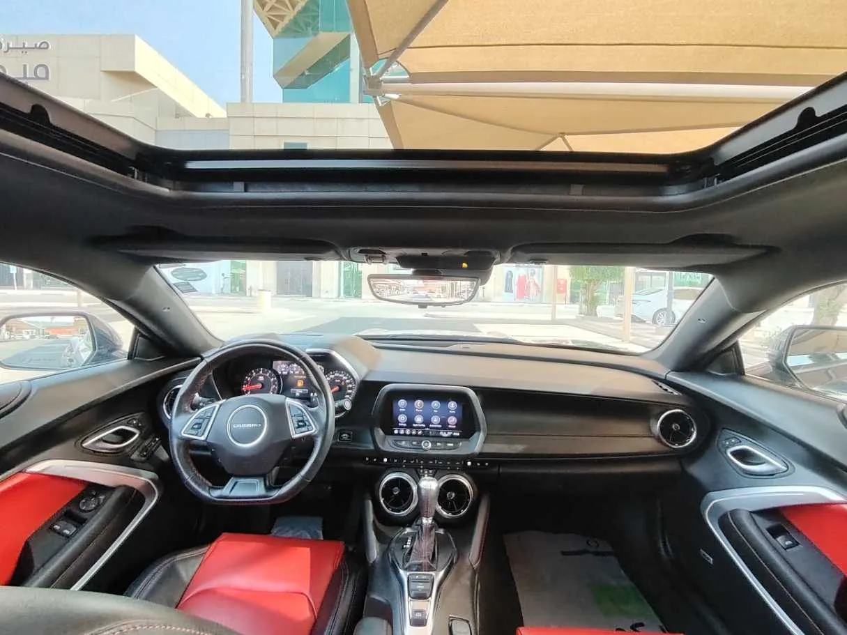 Car image 15