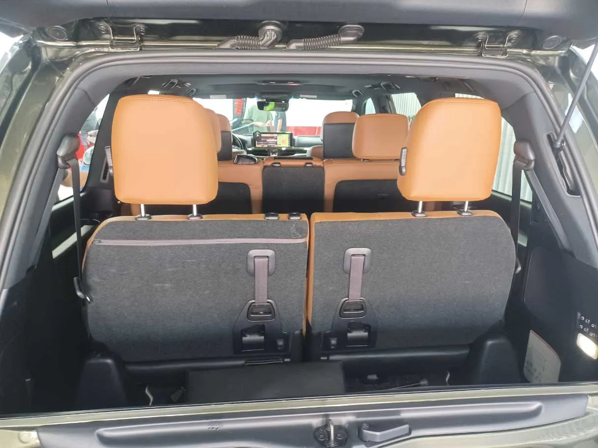 Car image 22