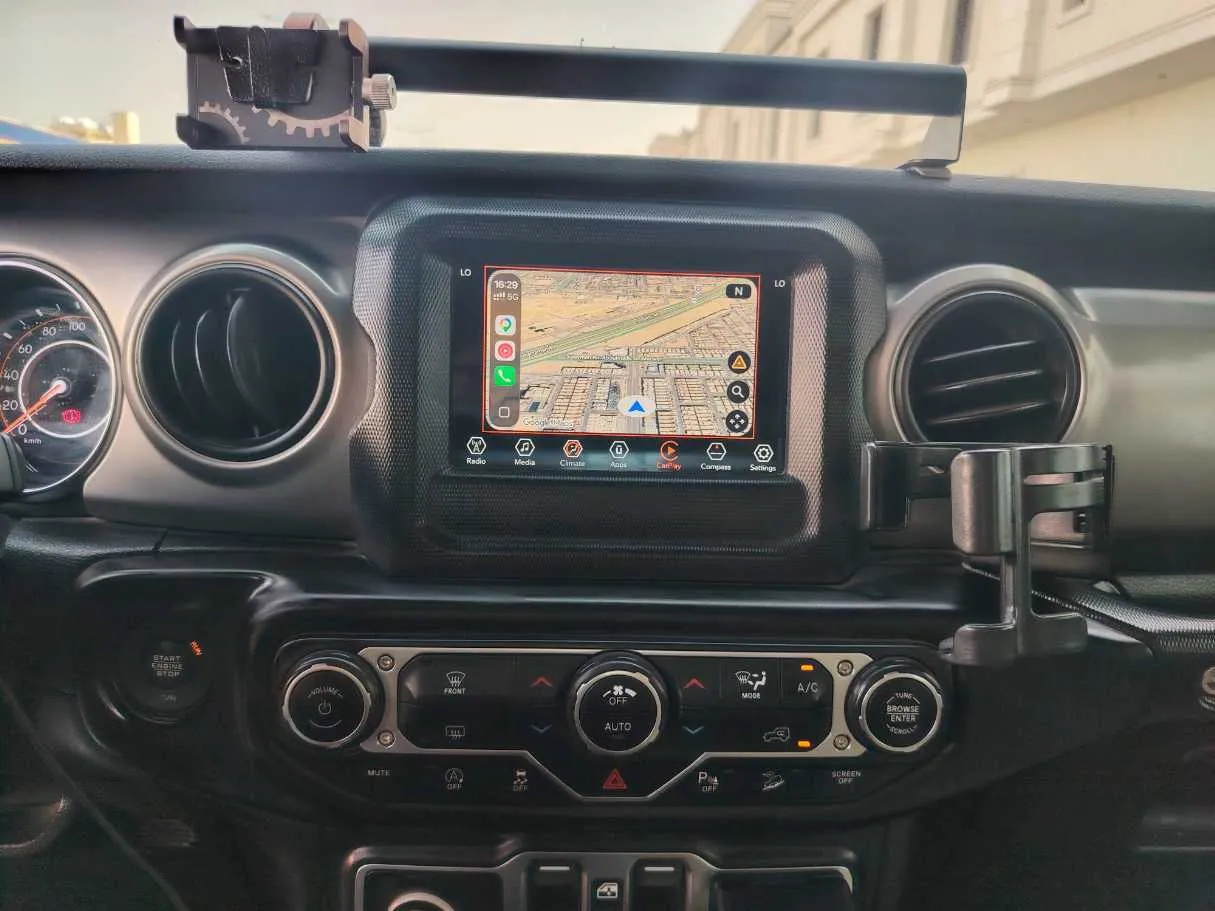 Car image 26