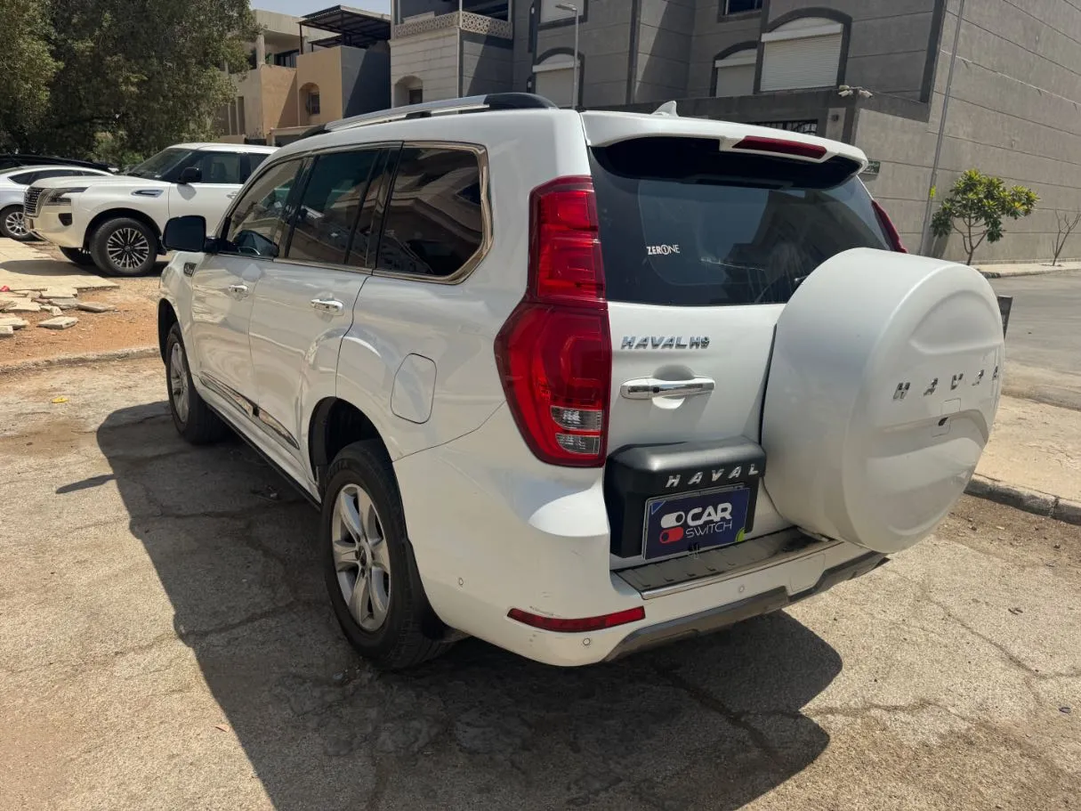 Car image 7