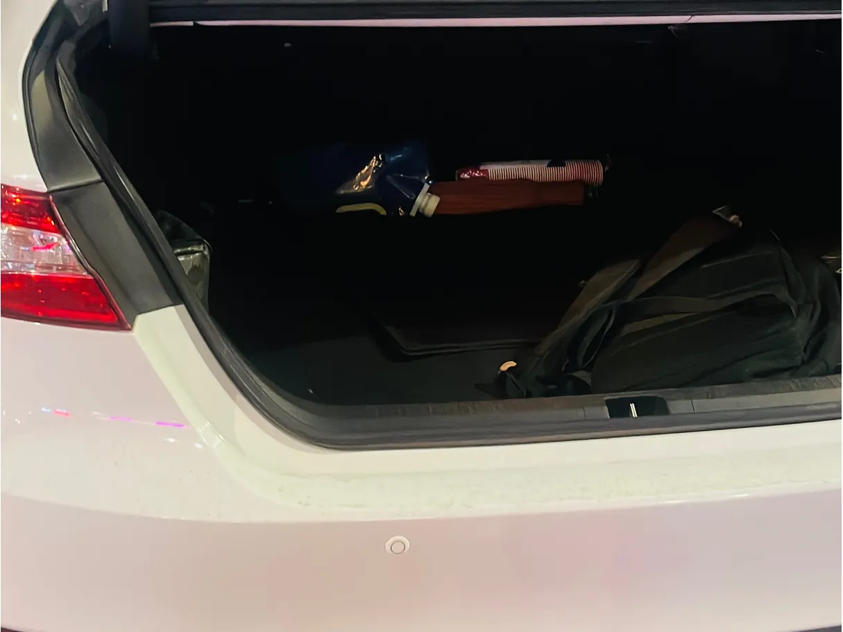 Car image 11