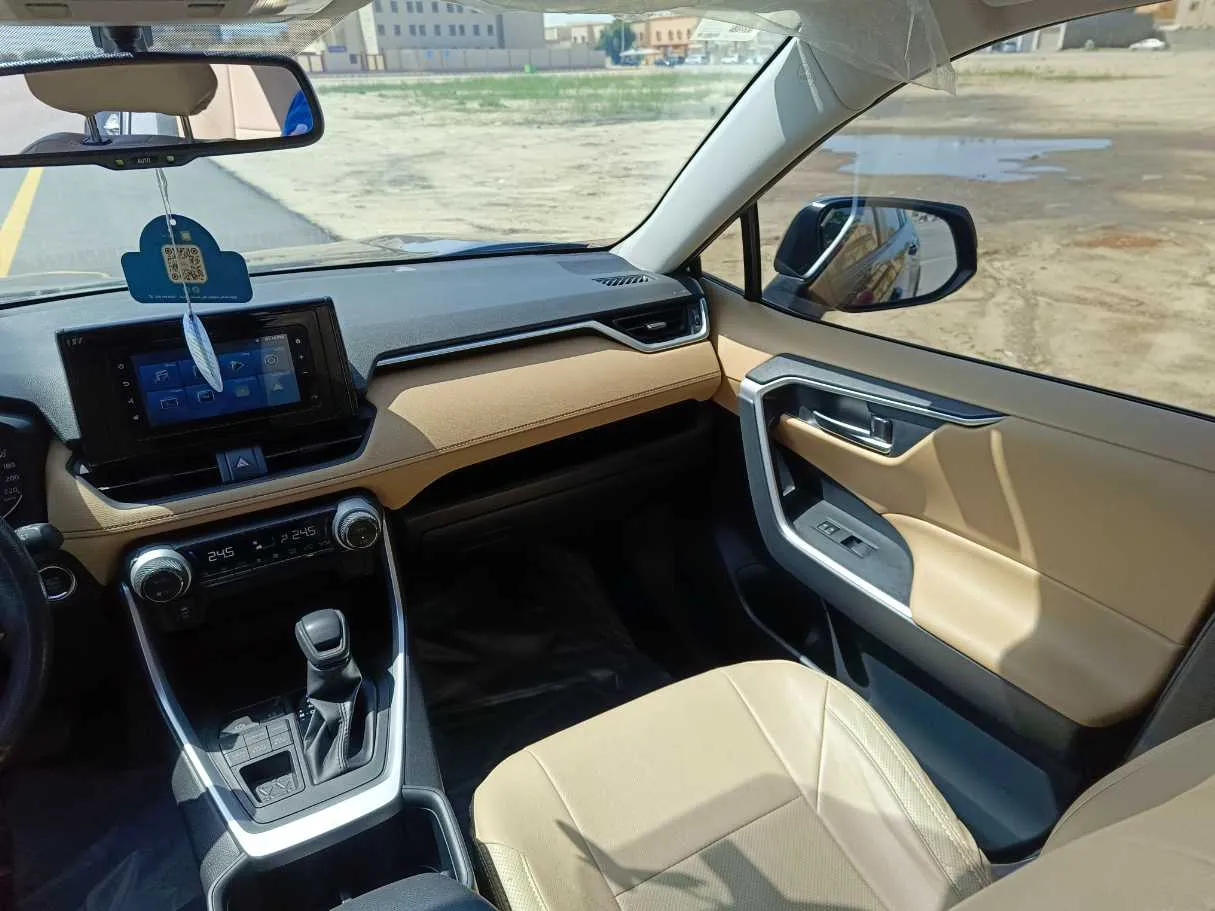 Car image 32