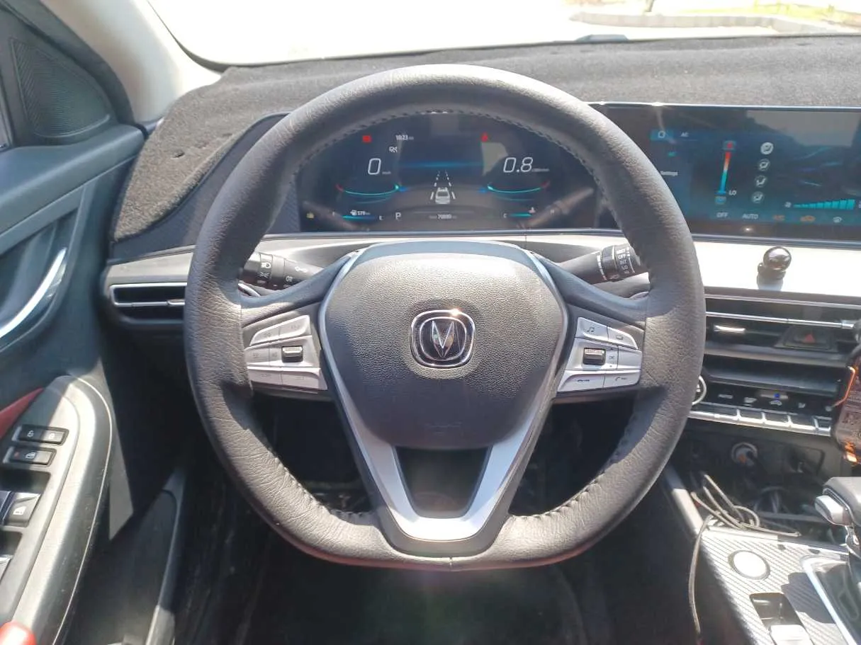Car image 16