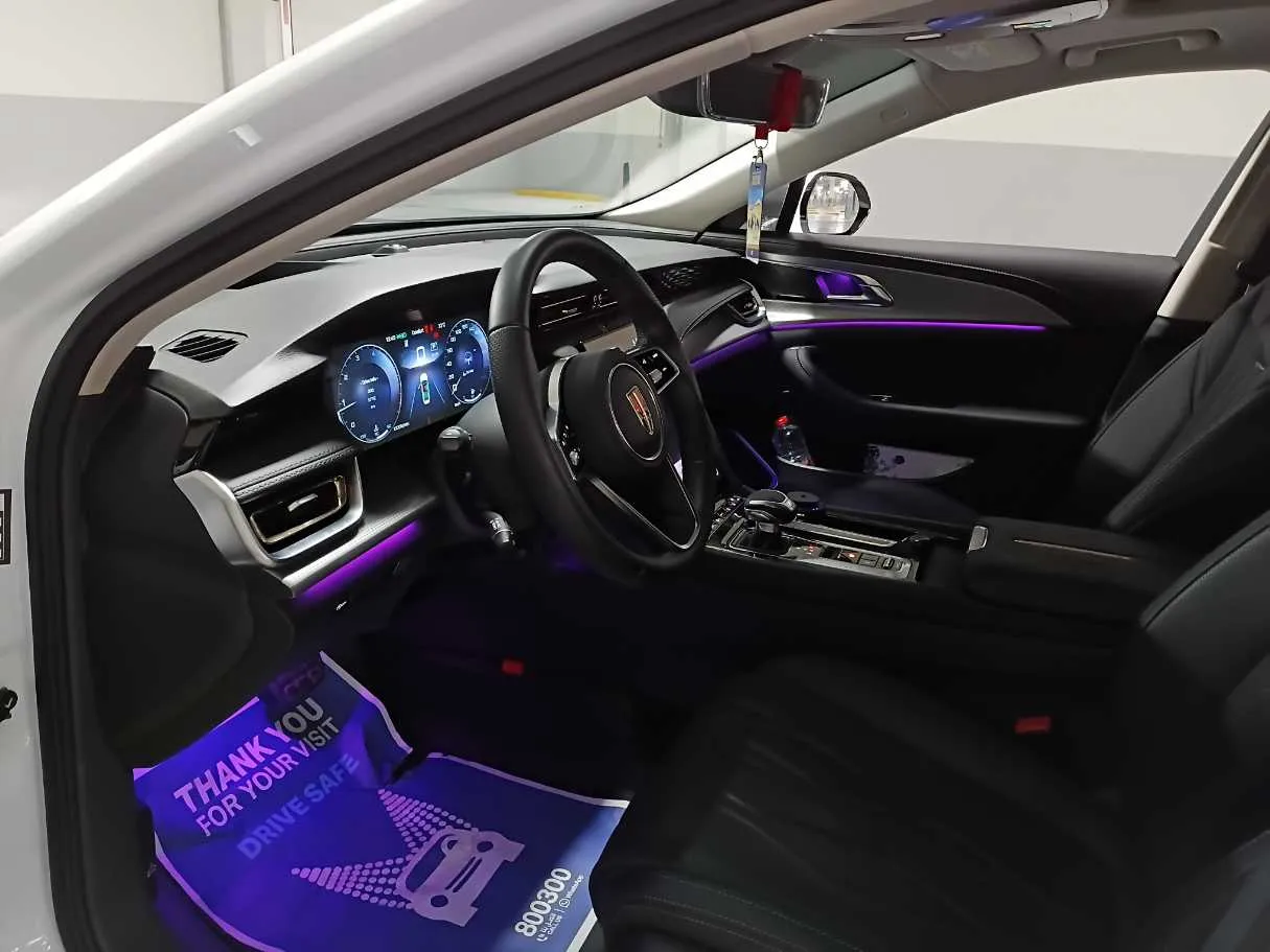 Car image 11
