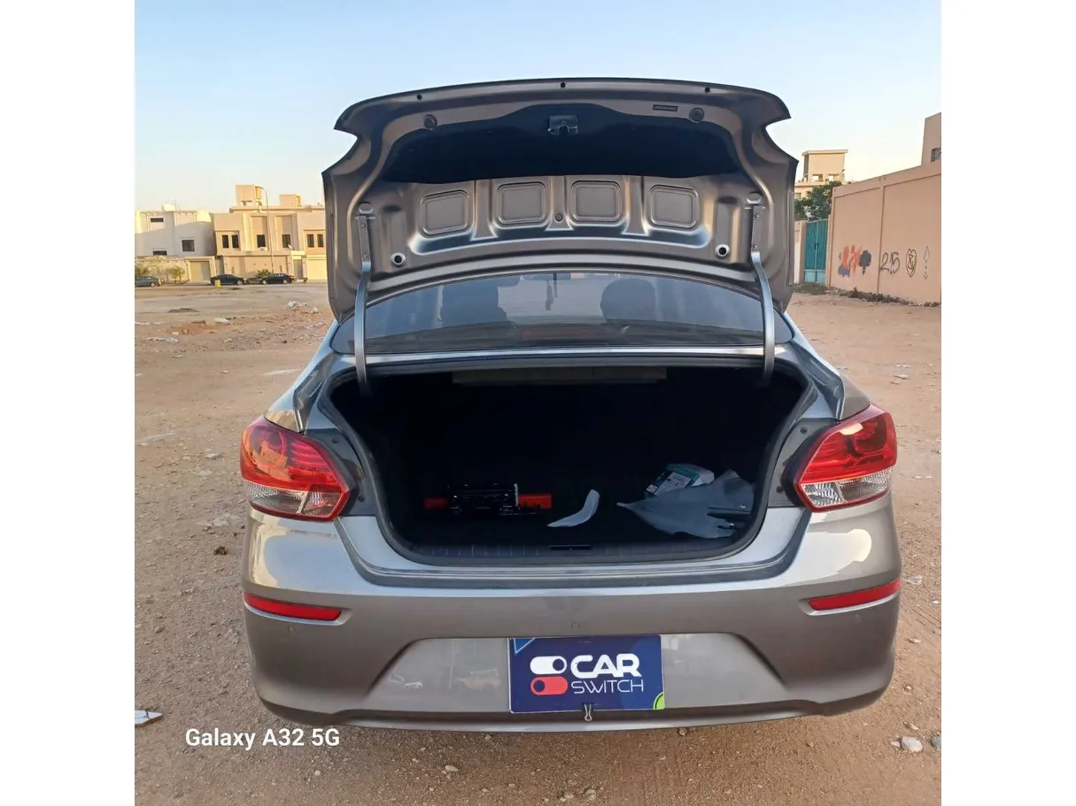 Car image 20