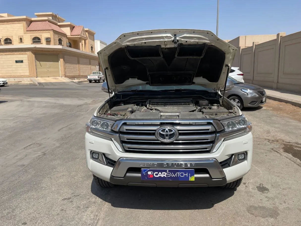 Car image 25
