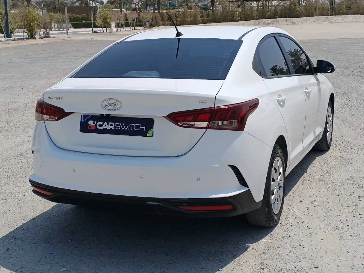 Car image 5
