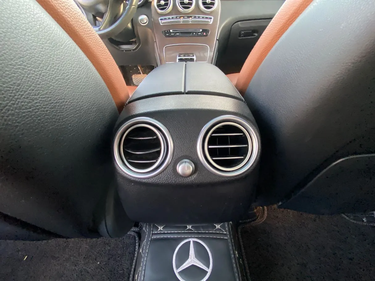 Car image 28