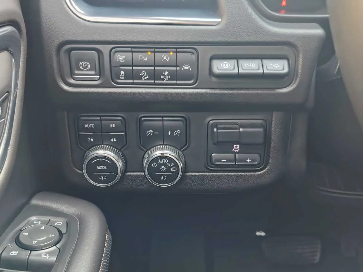 Car image 22