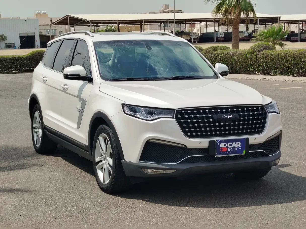 Car image 3