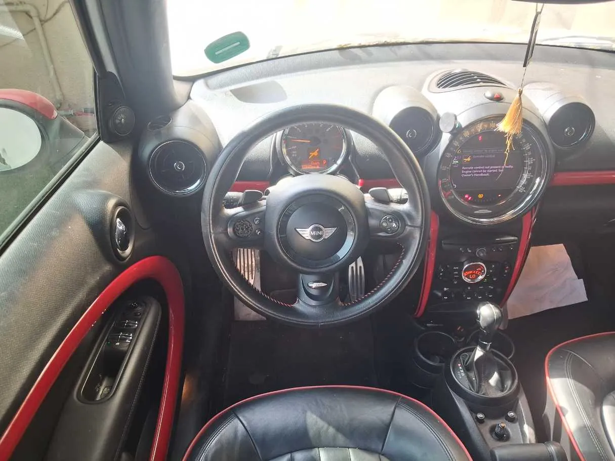 Car image 15