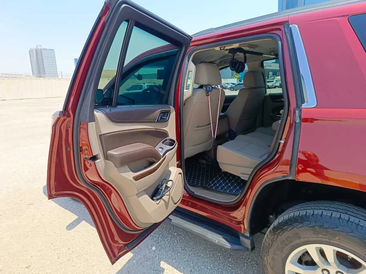 Car image 16