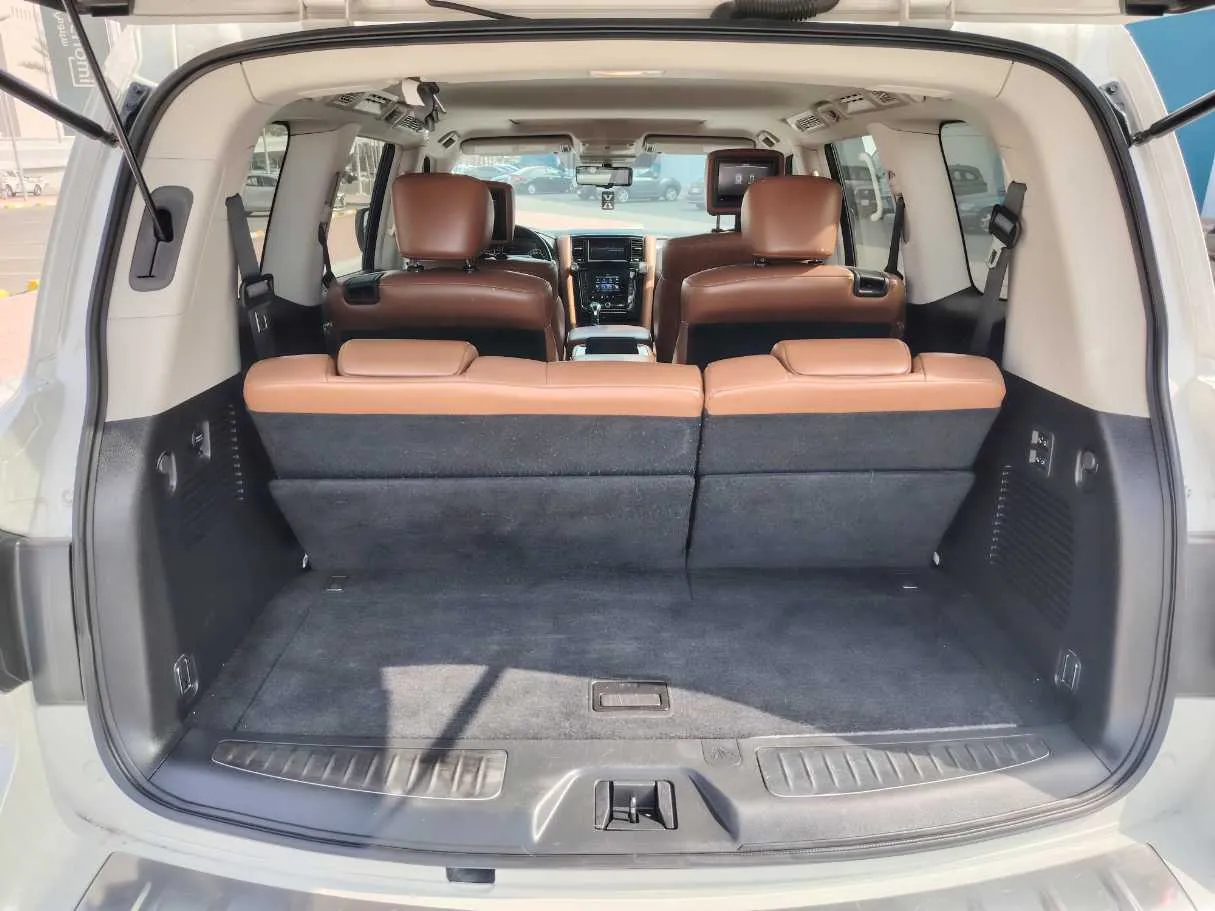 Car image 26