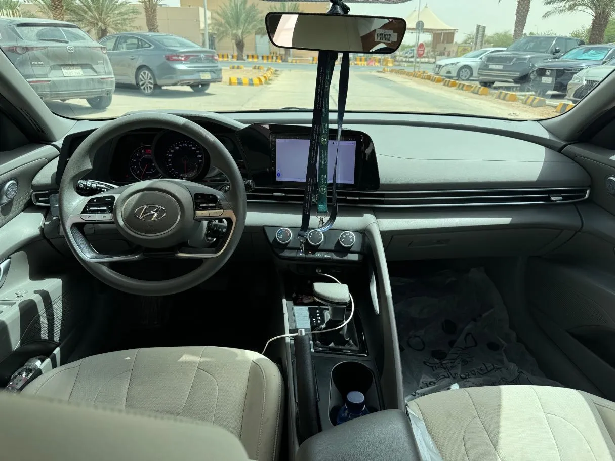 Car image 15