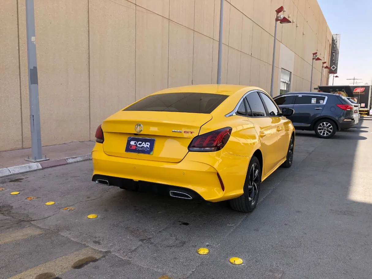 Car image 5