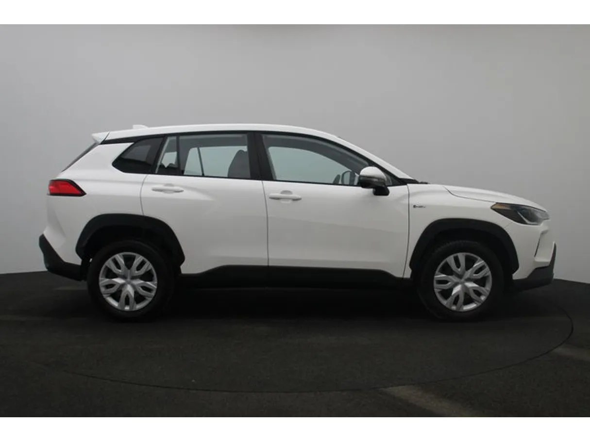 Car image 13