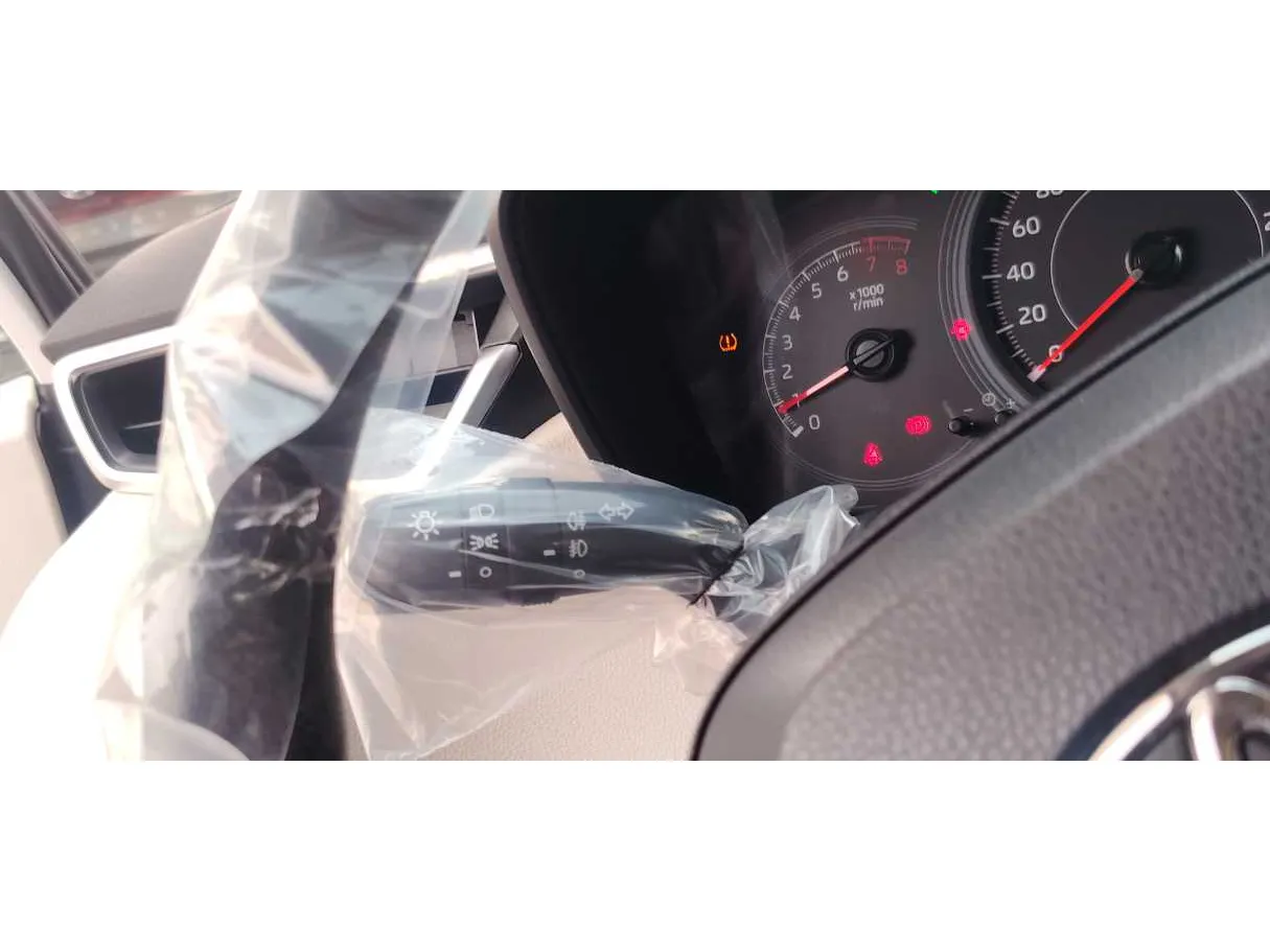 Car image 24