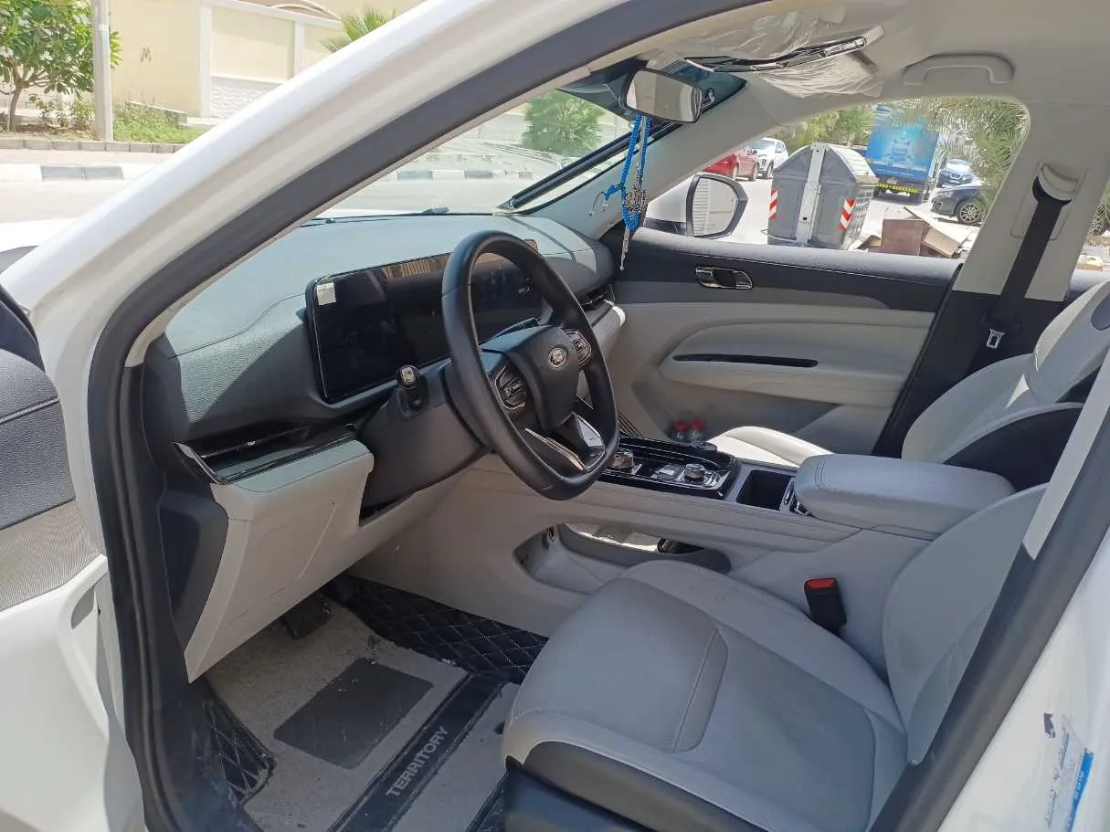 Car image 11