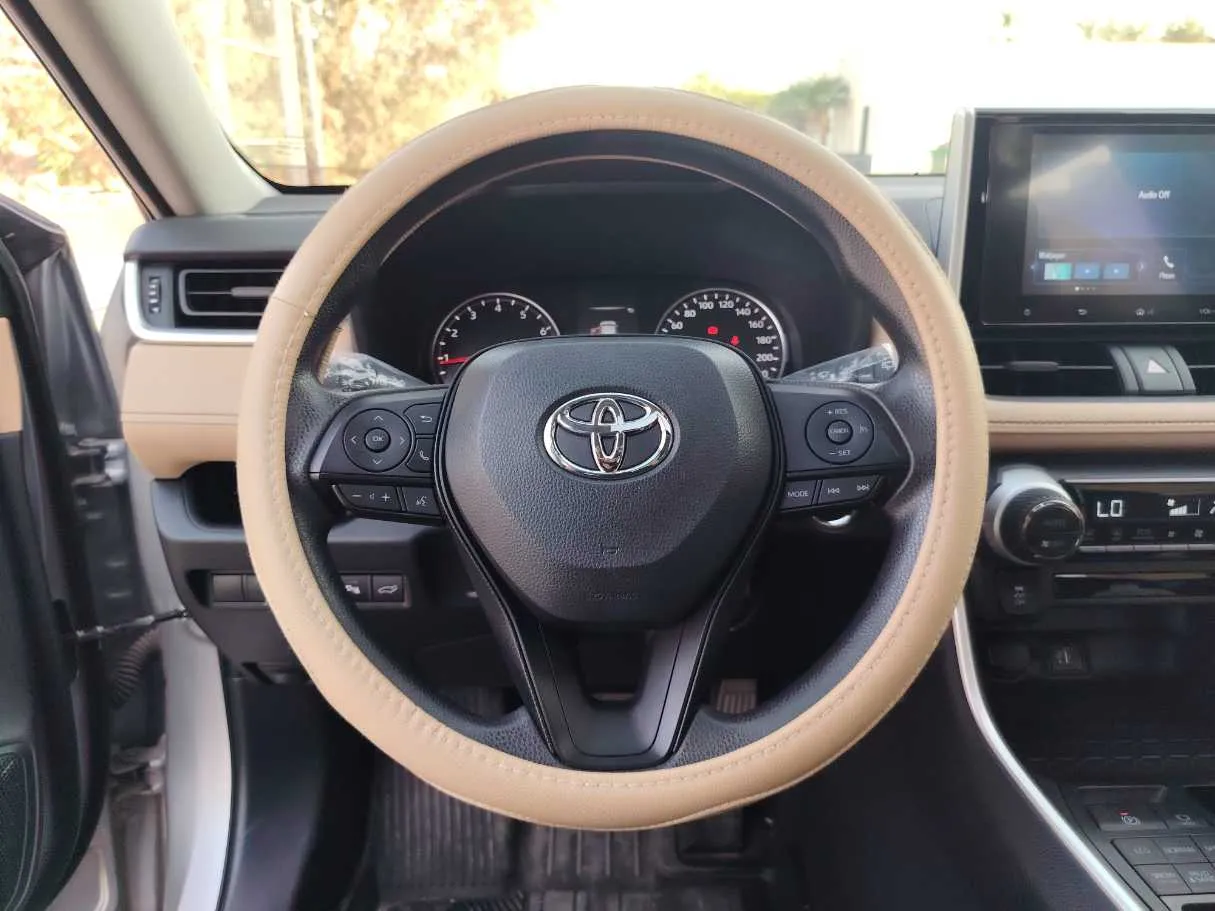 Car image 22