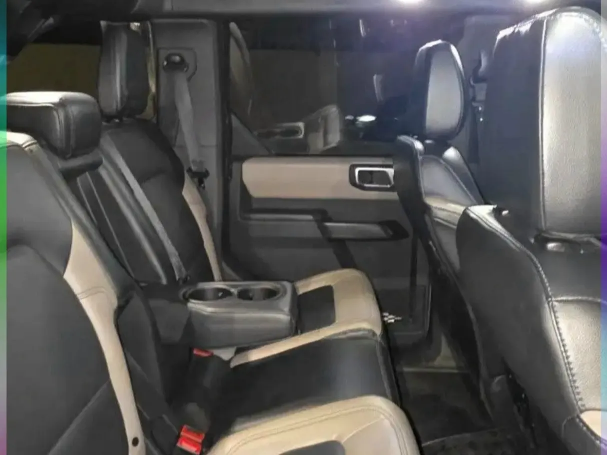 Car image 7