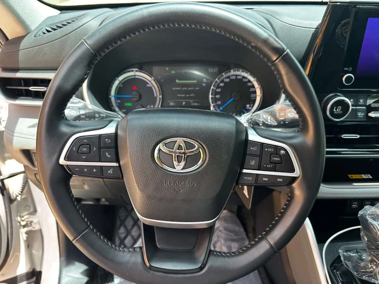 Car image 21