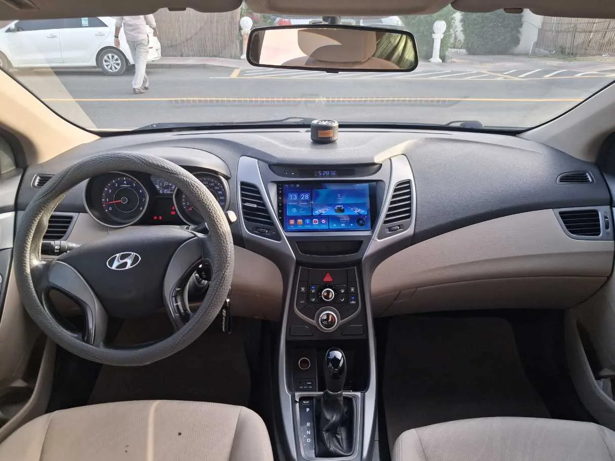 Car image 15