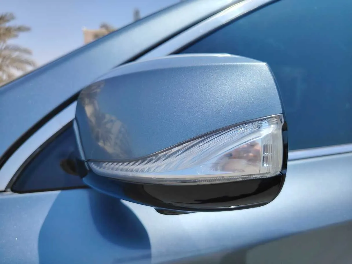 Car image 30