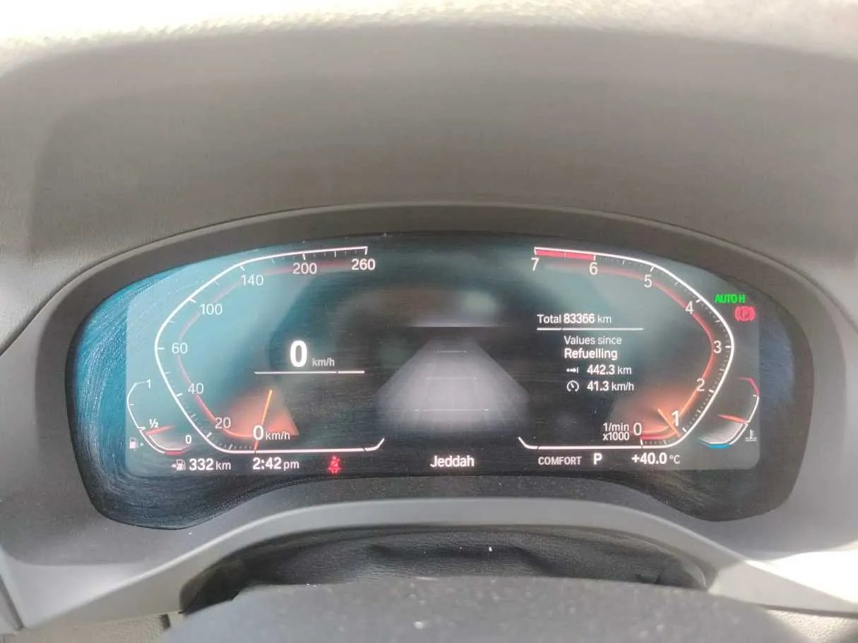 Car image 26