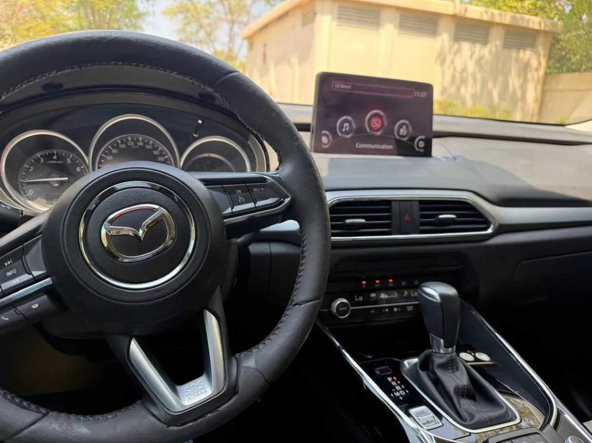 Car image 17