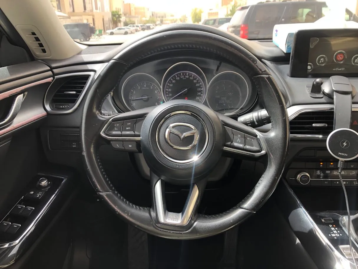 Car image 16