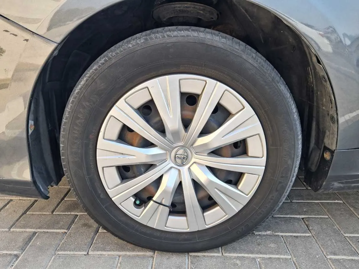 Car image 9
