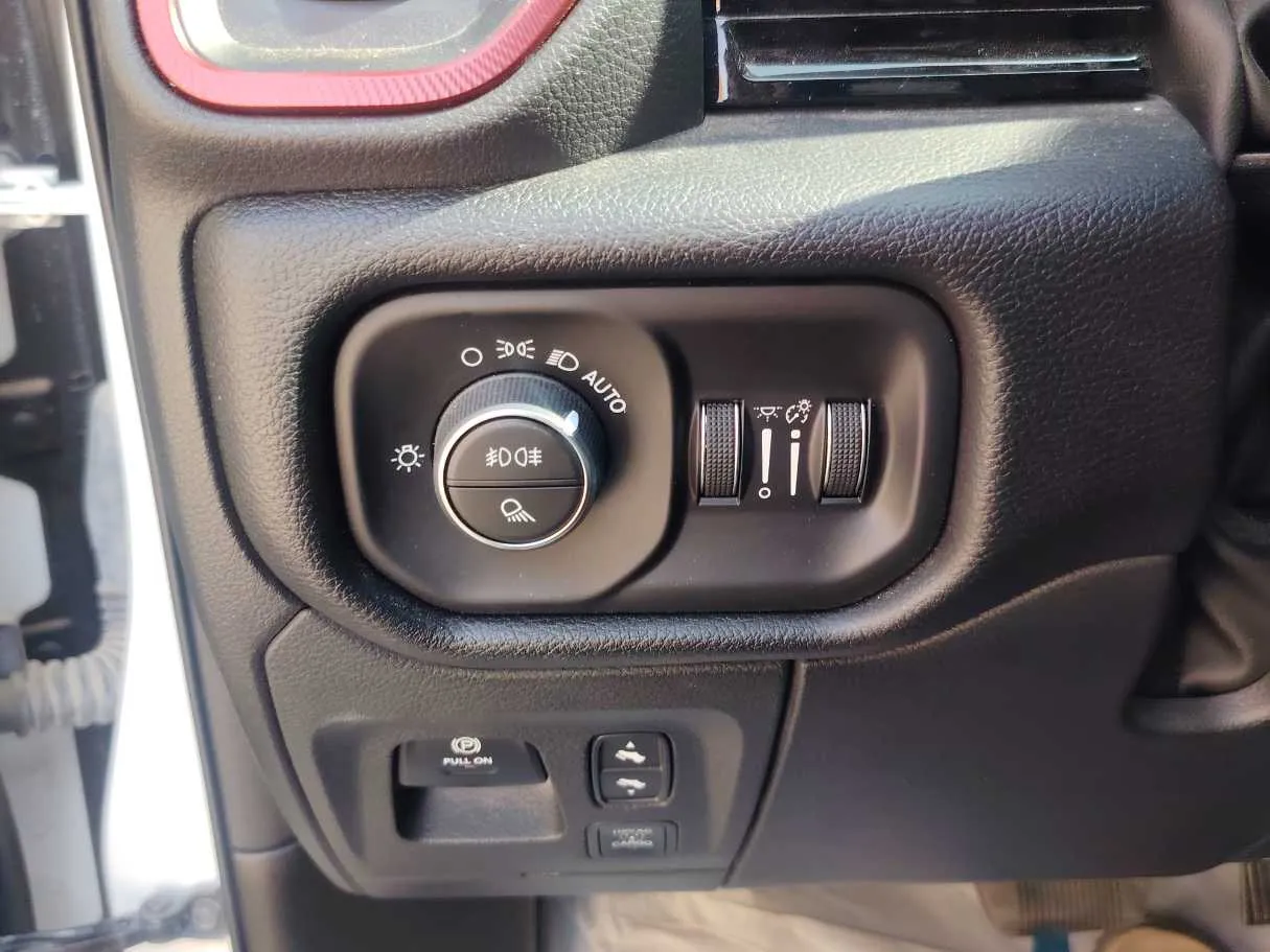 Car image 23