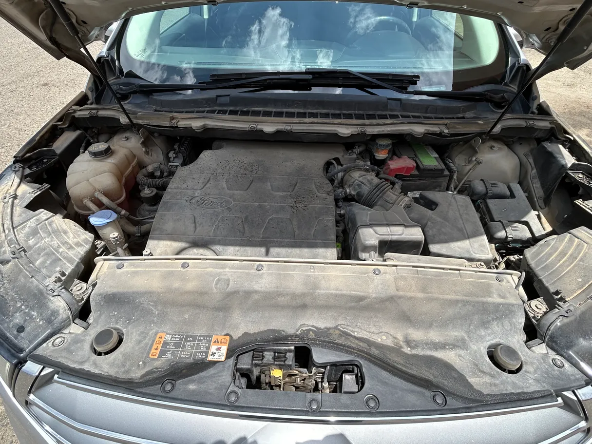 Car image 11