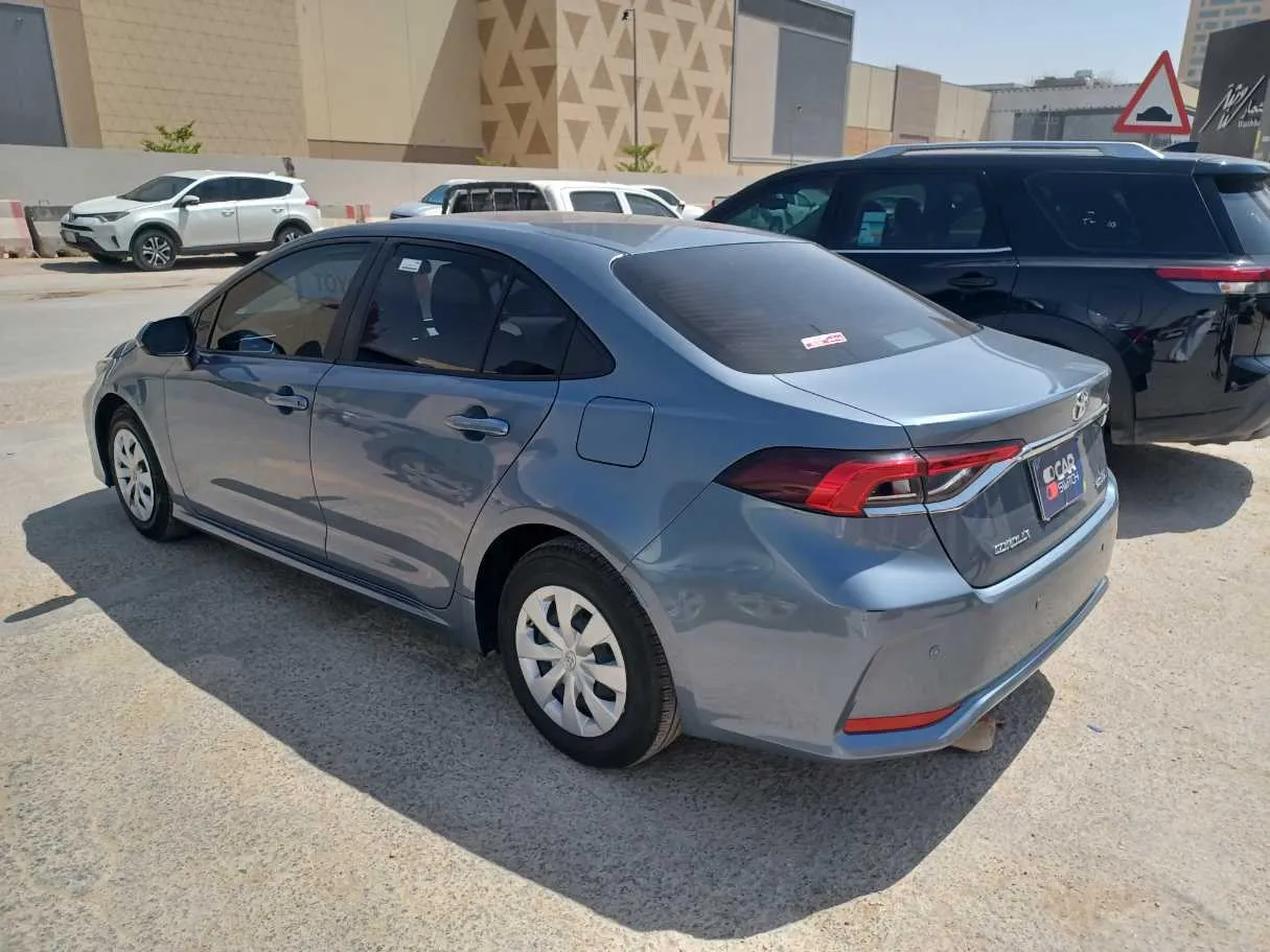 Car image 7