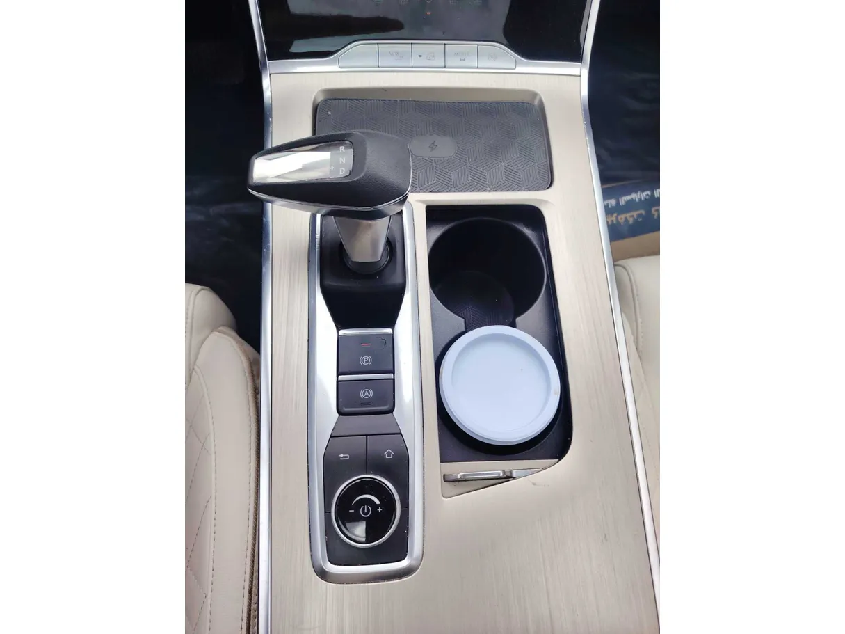 Car image 21