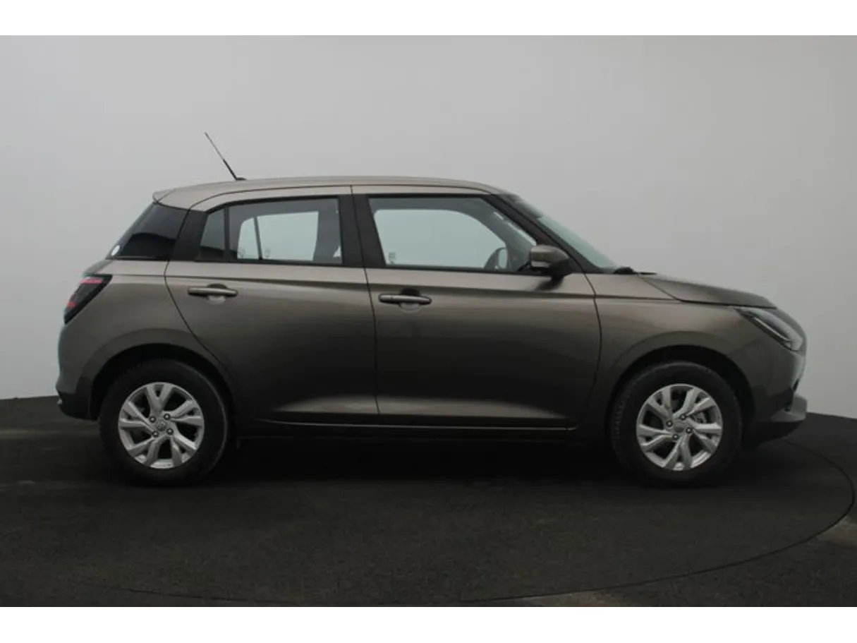 Car image 13