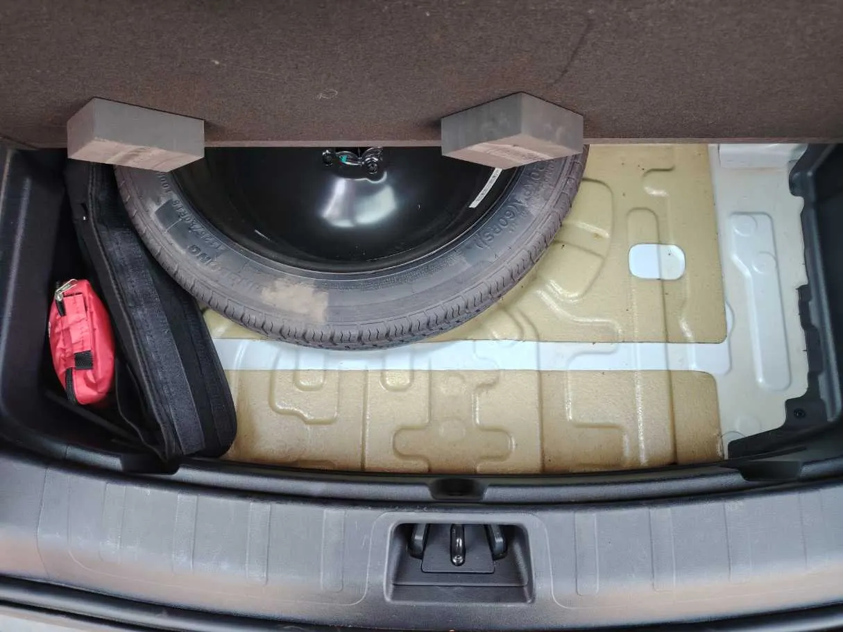 Car image 35
