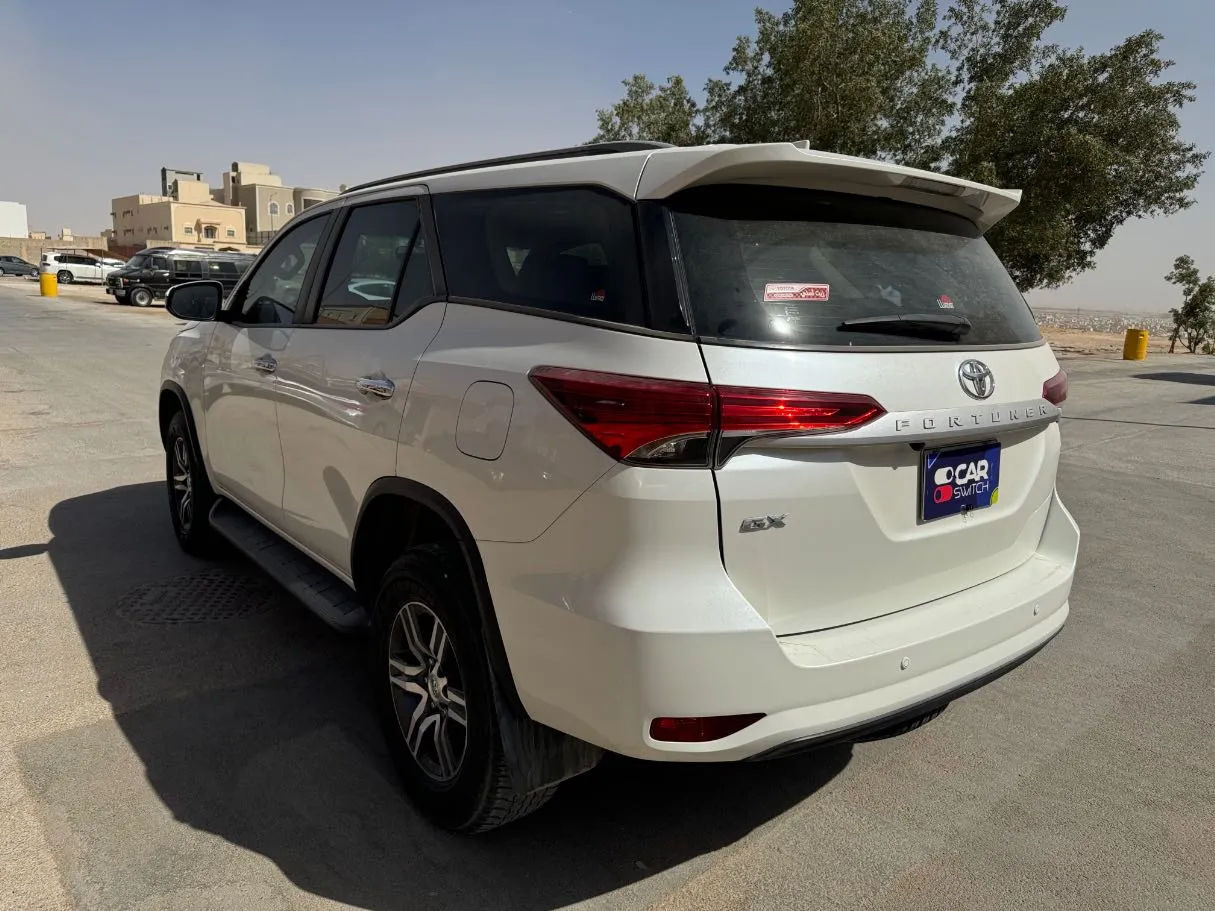 Car image 7